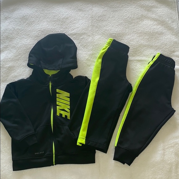 neon green nike tracksuit